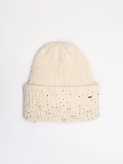 Шапка-бини двойная с отворотом декорированная стразами и бусинами в ассортименте